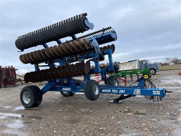 2021 Kinze Mach Till 261 Equipment Image0