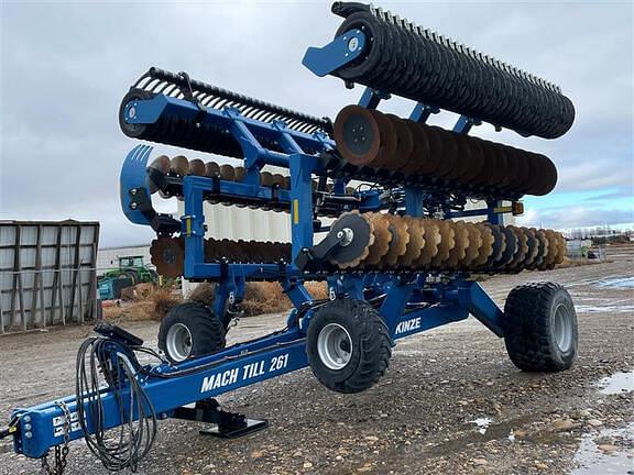 Image of Kinze Mach Till 261 equipment image 3