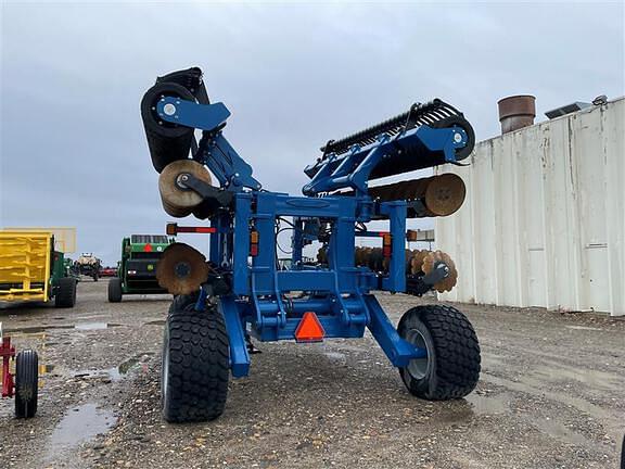 Image of Kinze Mach Till 261 equipment image 2