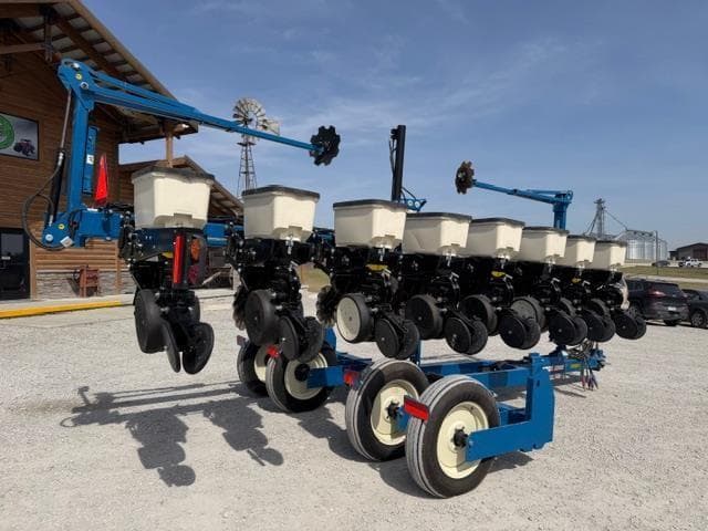 Image of Kinze 3505 equipment image 2