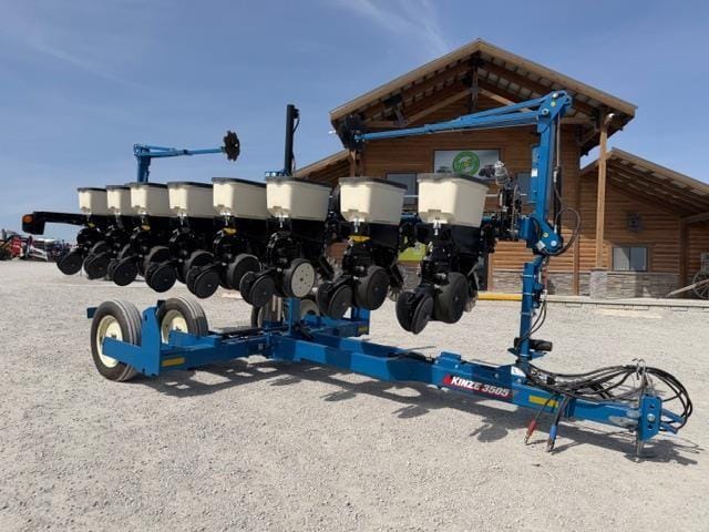 2021 Kinze 3505 Equipment Image0