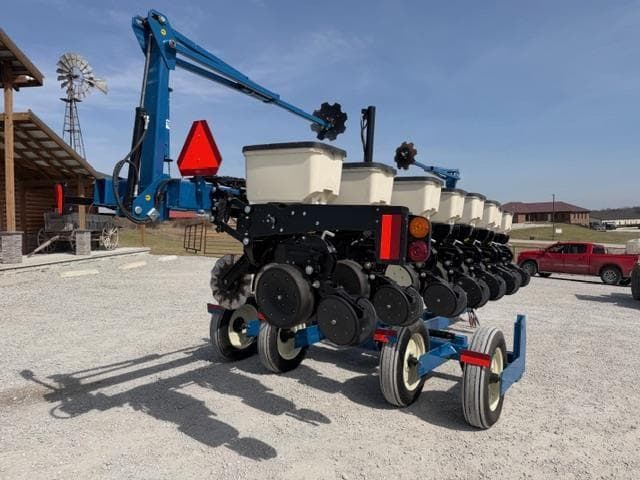 Image of Kinze 3505 equipment image 3