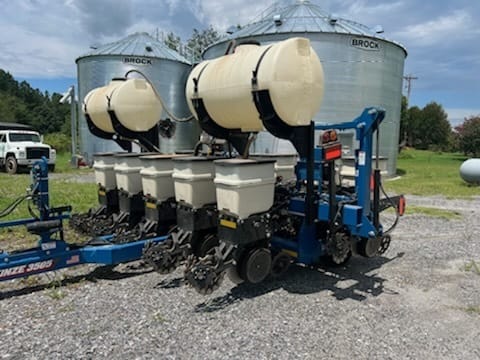 JYUN　ニュースキン製品 SOLD - 2021 Kinze 3505 Stock No. 49005838 Planting with 11 Rows