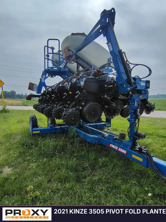 Image of Kinze 3505 equipment image 2
