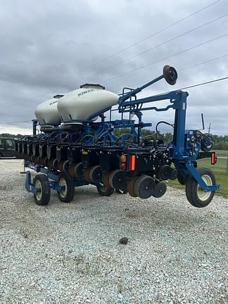 Image of Kinze 3605 equipment image 1