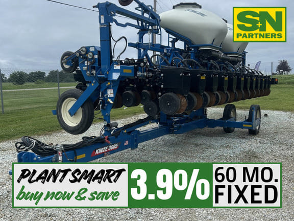 2021 Kinze 3605 Equipment Image0