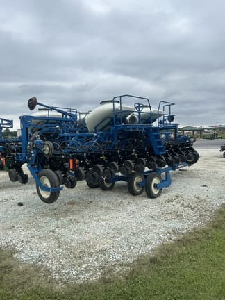 Image of Kinze 3605 equipment image 4