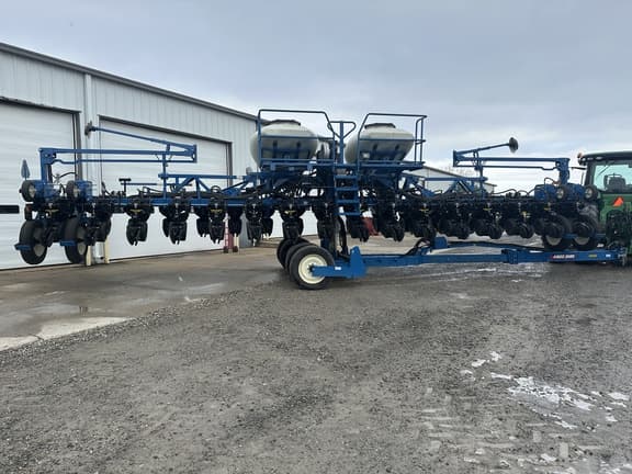 Image of Kinze 3605 equipment image 3