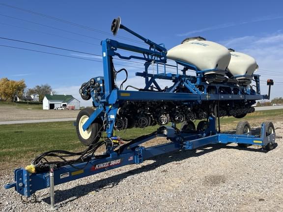 Image of Kinze 3605 equipment image 1