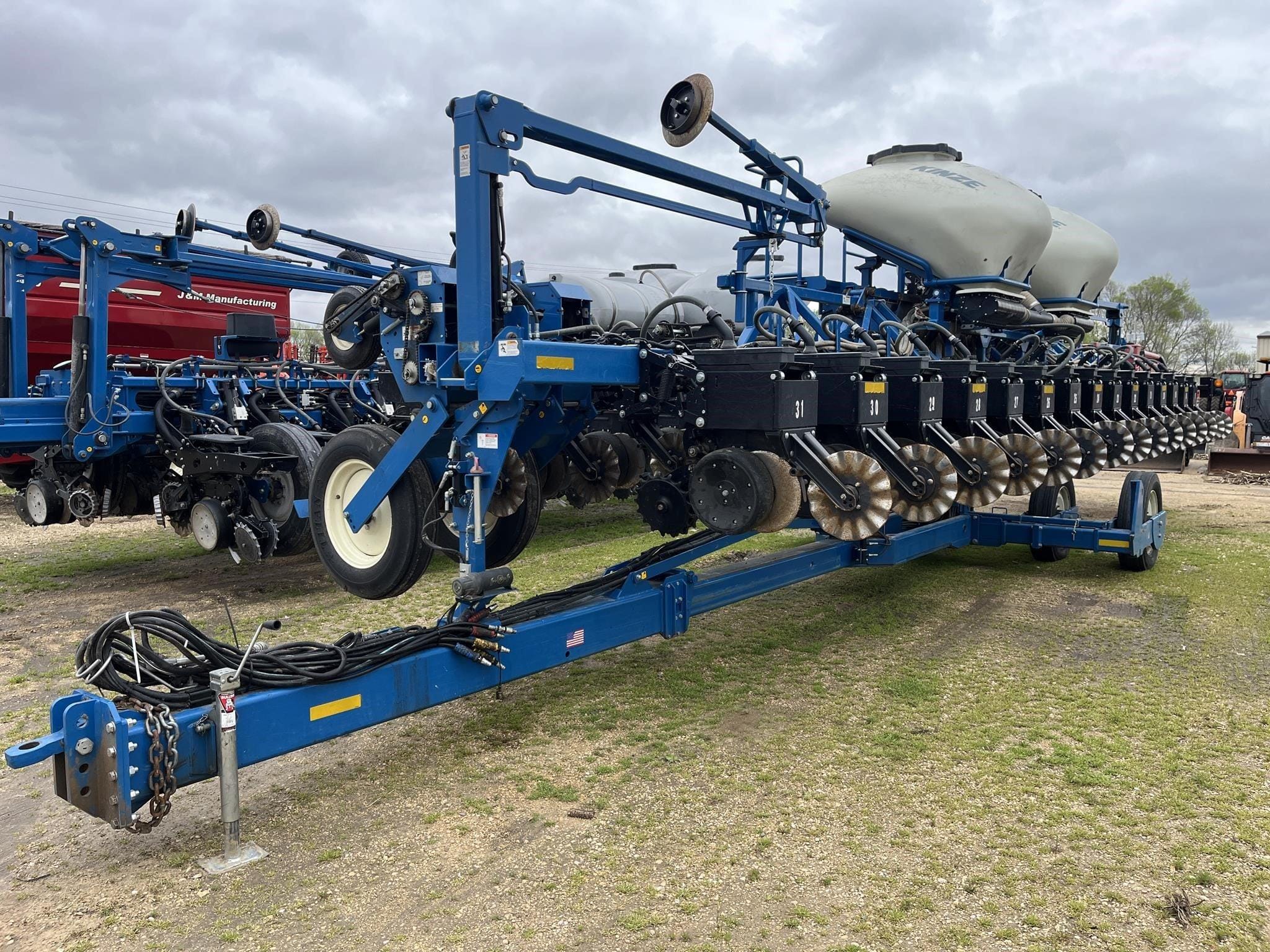 2021 Kinze 3605 Equipment Image0