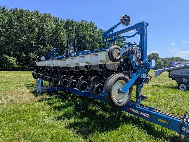 Image of Kinze 3605 equipment image 1