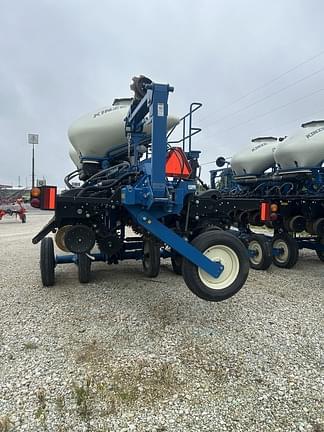 Image of Kinze 3665 equipment image 1