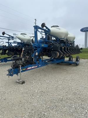 2021 Kinze 3665 Image