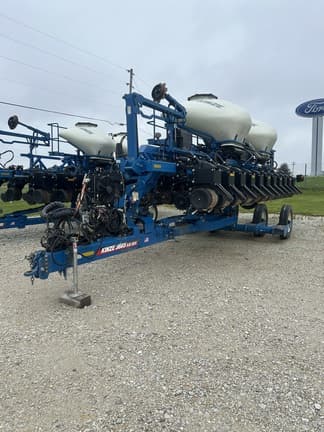 Image of Kinze 3665 equipment image 1