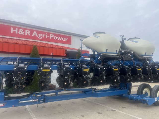 Image of Kinze 3665 equipment image 4