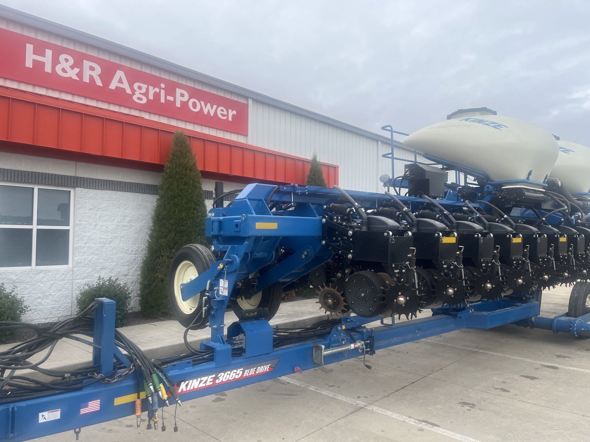 2021 Kinze 3665 Equipment Image0