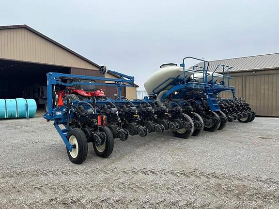 Image of Kinze 3665 equipment image 1