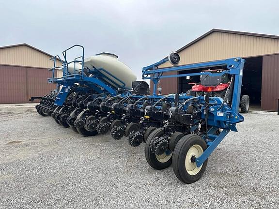 Image of Kinze 3665 equipment image 4