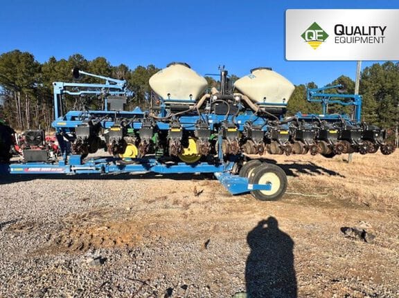 2021 Kinze 3665 Equipment Image0