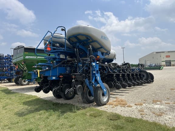 Image of Kinze 4905 equipment image 3
