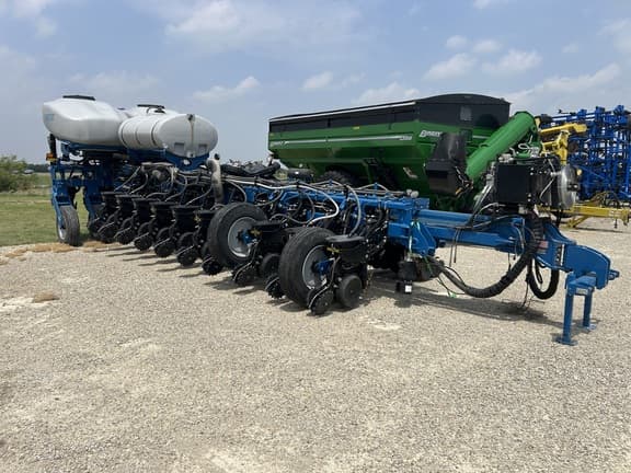 Image of Kinze 4905 equipment image 1