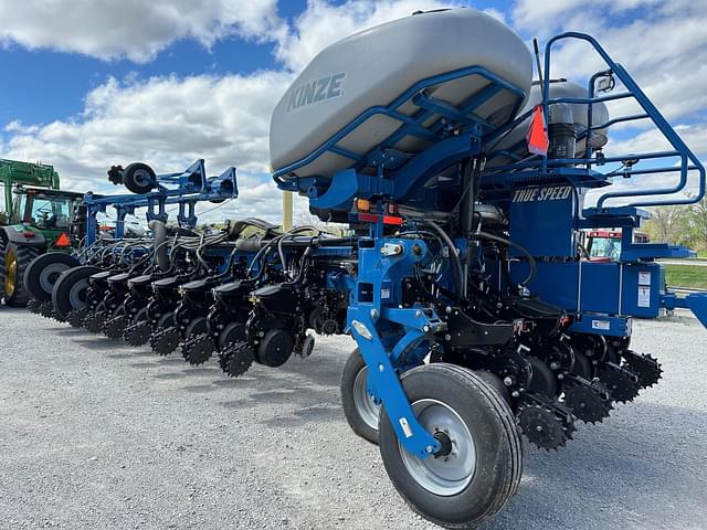 Image of Kinze 4905 equipment image 4