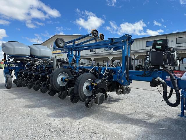 Image of Kinze 4905 equipment image 1