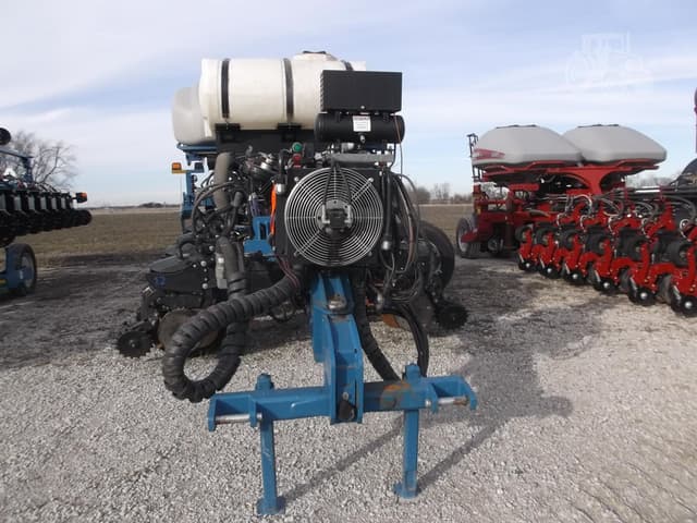 Image of Kinze 4905 equipment image 1