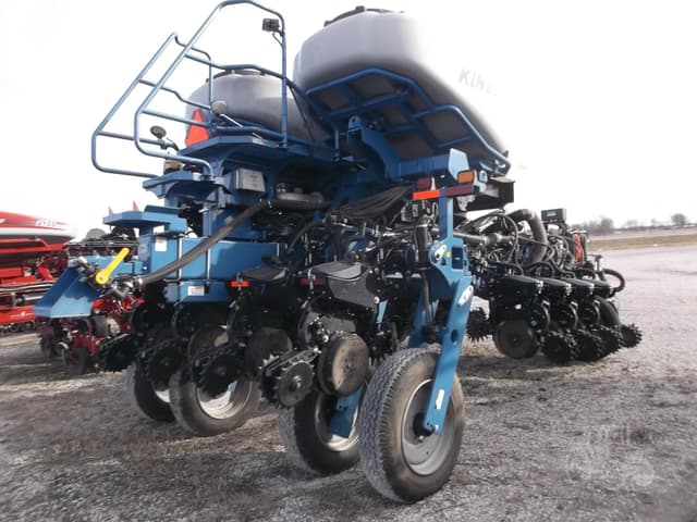 Image of Kinze 4905 equipment image 3