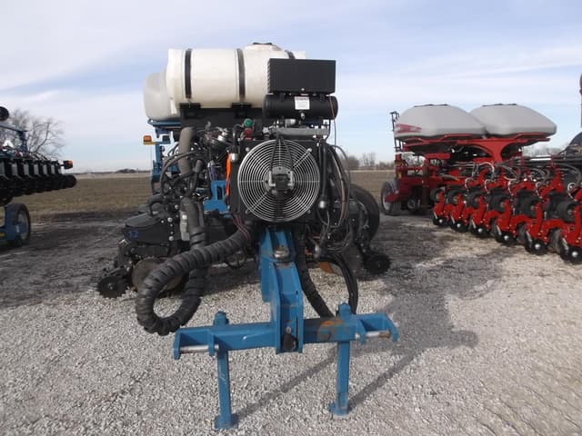 Image of Kinze 4905 equipment image 1