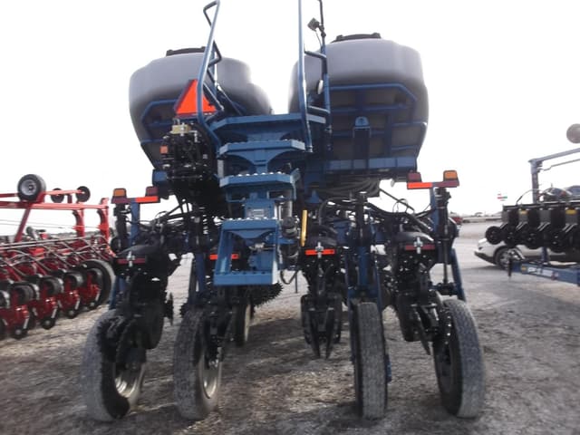 Image of Kinze 4905 equipment image 4