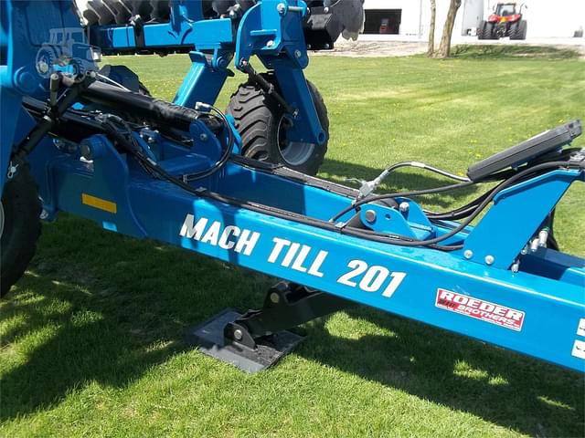 Image of Kinze Mach Till 201 equipment image 4