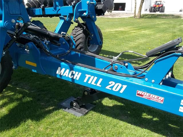 Image of Kinze Mach Till 201 equipment image 4