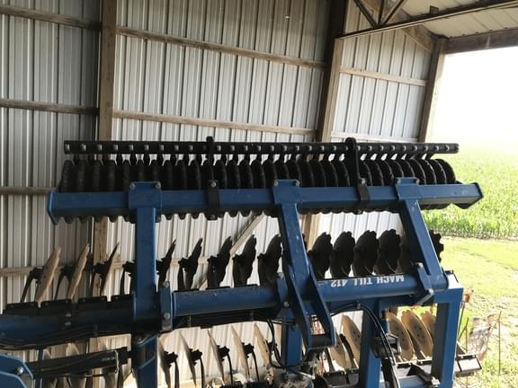 Image of Kinze Mach Till 412 equipment image 4