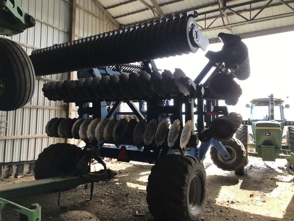 Image of Kinze Mach Till 412 equipment image 2
