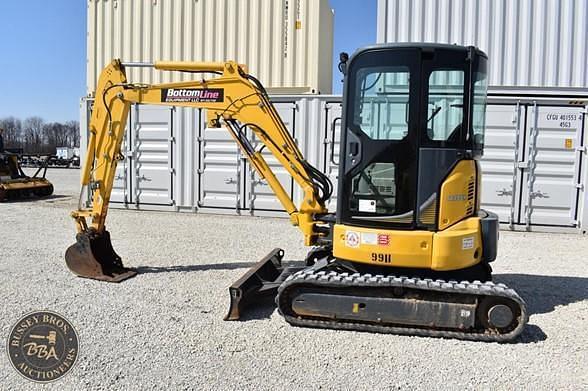 Image of Kobelco SK35SR-6E equipment image 4
