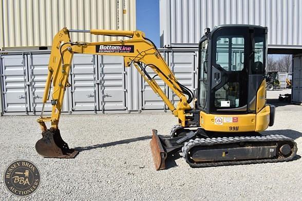 Image of Kobelco SK35SR-6E equipment image 2