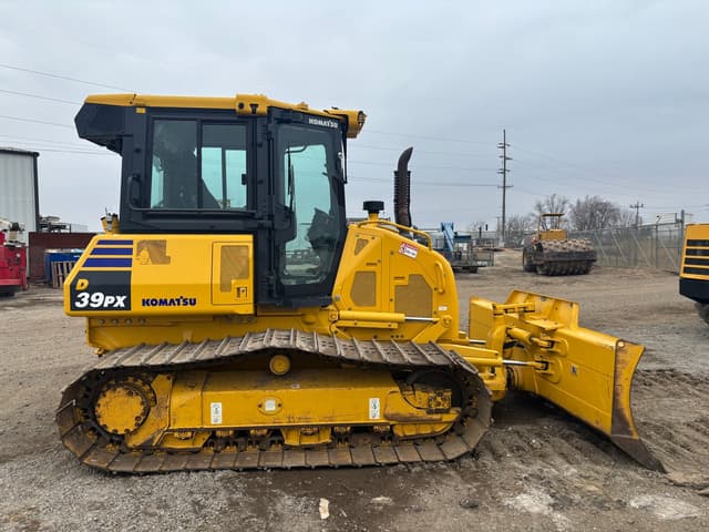 Image of Komatsu D39PX-24 equipment image 3