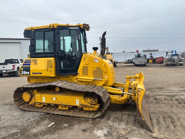 Image of Komatsu D39PX-24 equipment image 4