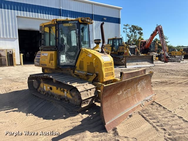 Image of Komatsu D39PX-24 equipment image 2