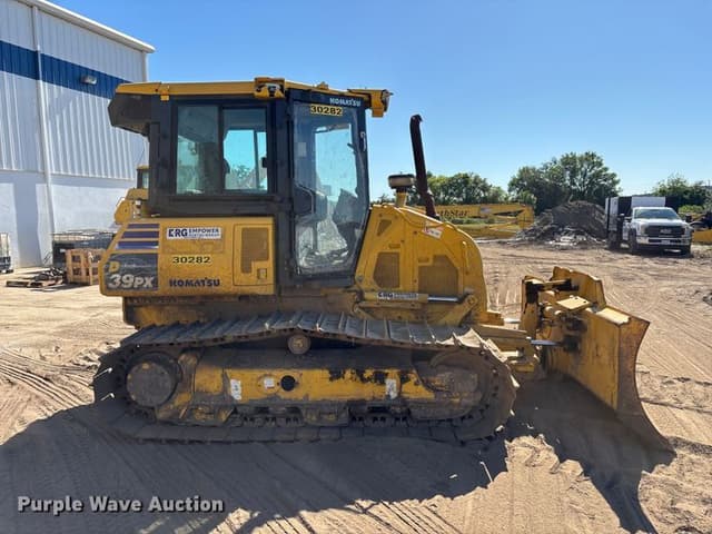 Image of Komatsu D39PX-24 equipment image 3