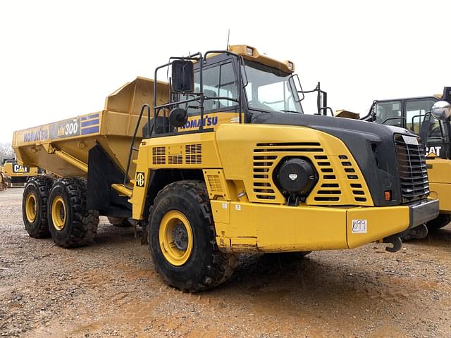 Image of Komatsu HM300-5 equipment image 3