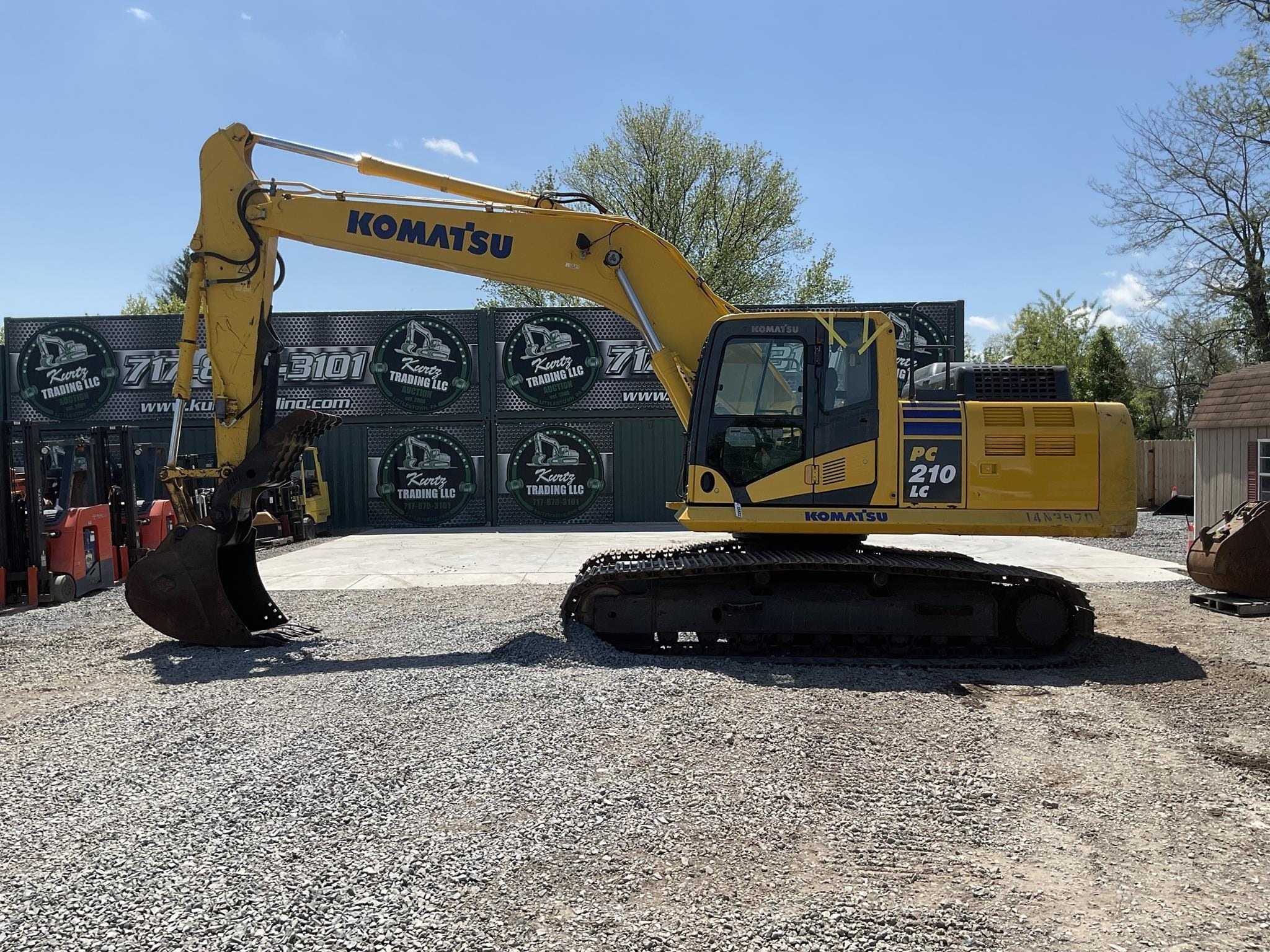 2021 Komatsu PC210 LC-11 Equipment Image0