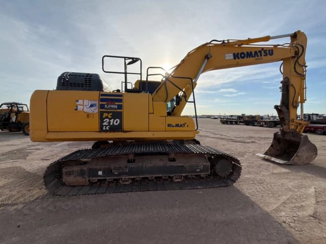 Image of Komatsu PC210LC-11 equipment image 4