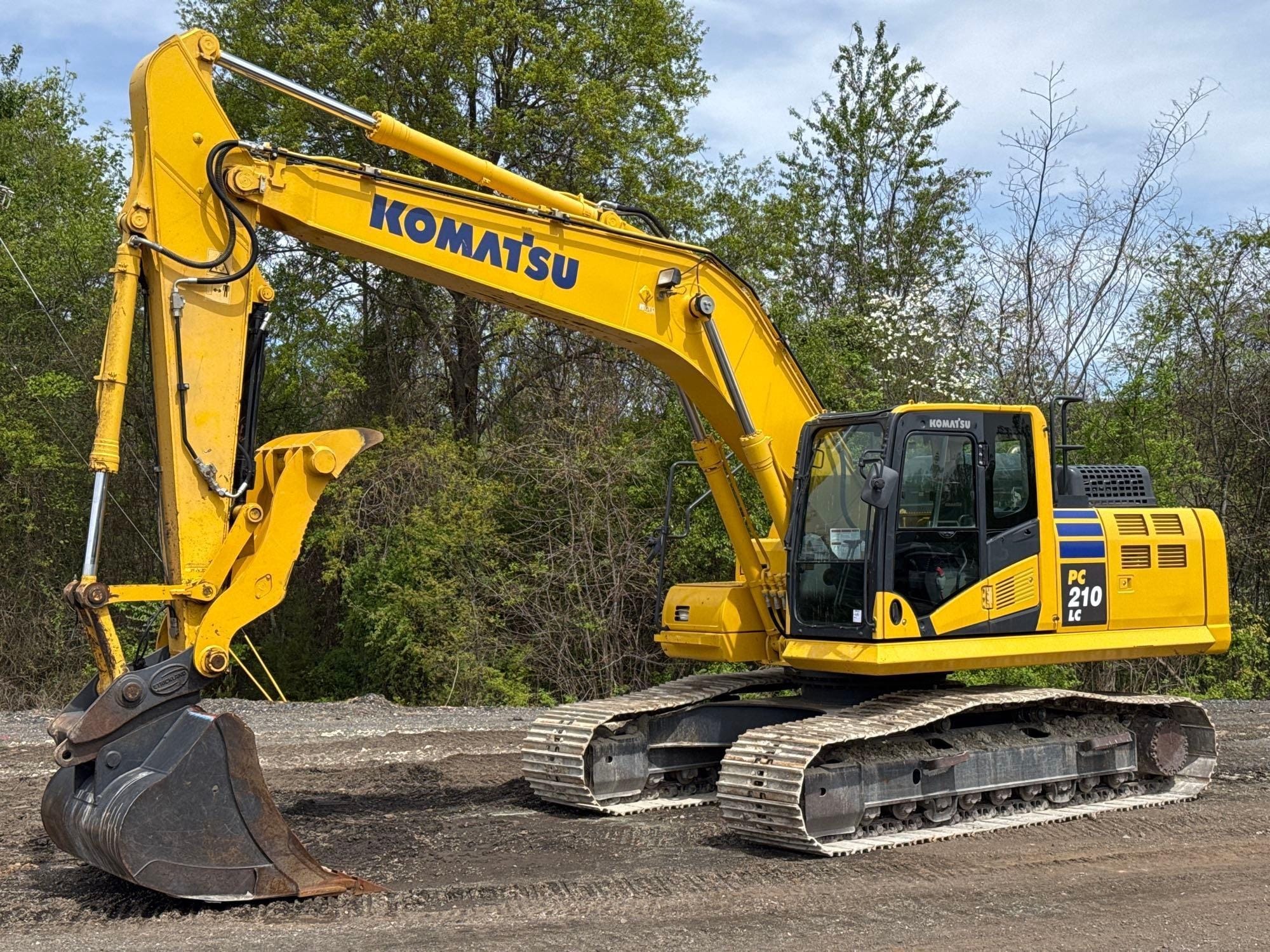 2021 Komatsu PC210 LC-11 Equipment Image0