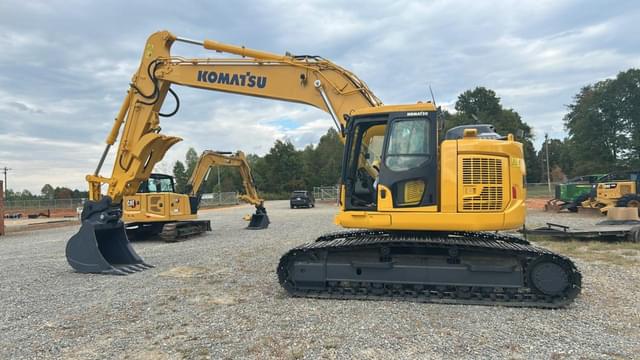 Image of Komatsu PC228 equipment image 1