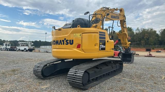 Image of Komatsu PC228 equipment image 4