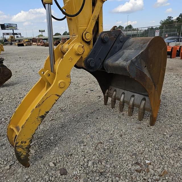 Image of Komatsu PC228US LC equipment image 3