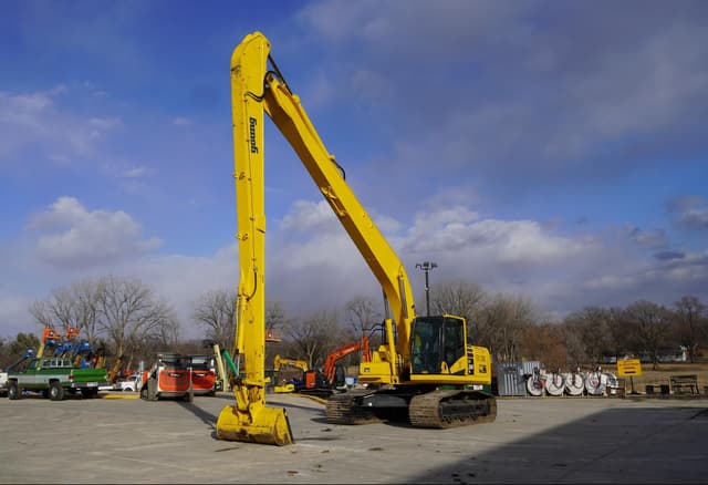 Image of Komatsu PC240LC equipment image 4