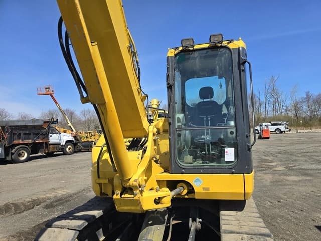 Image of Komatsu PC88MR-10 equipment image 4
